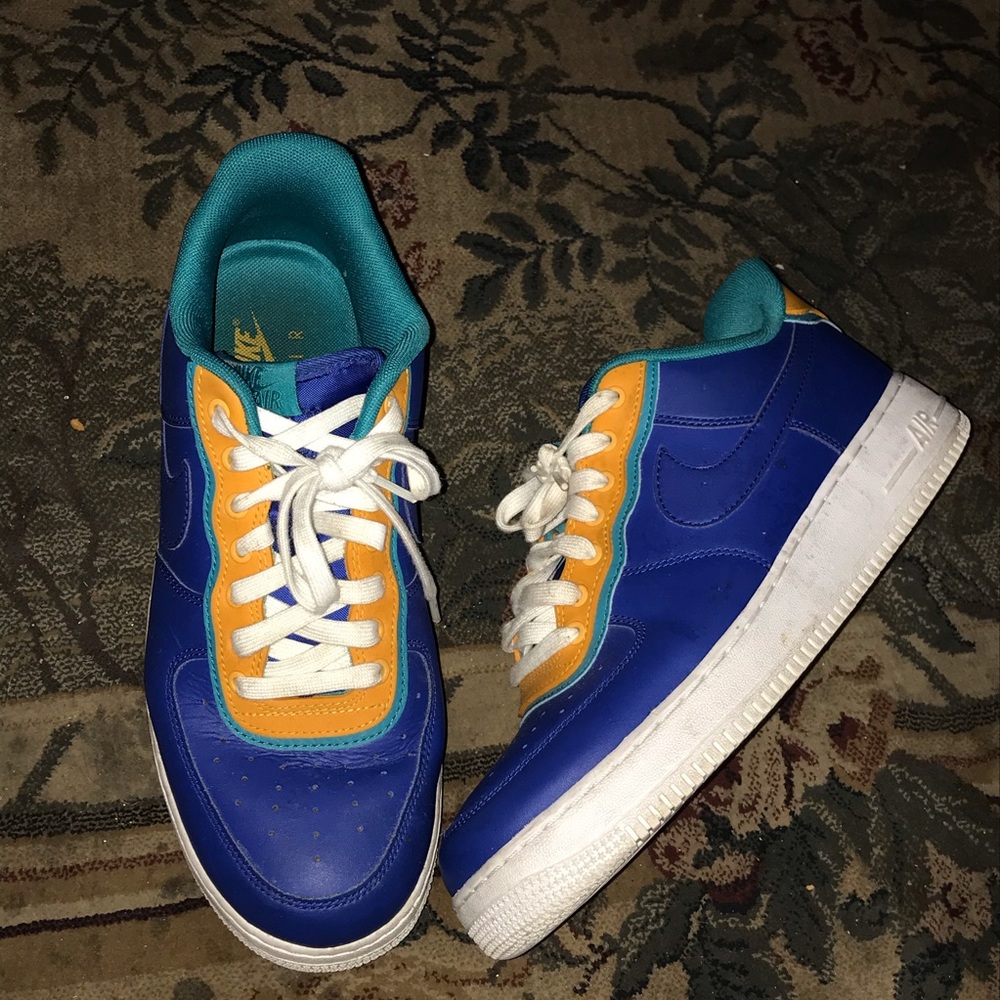 Nike Air Force 1s Lowtop LV8 1DBL